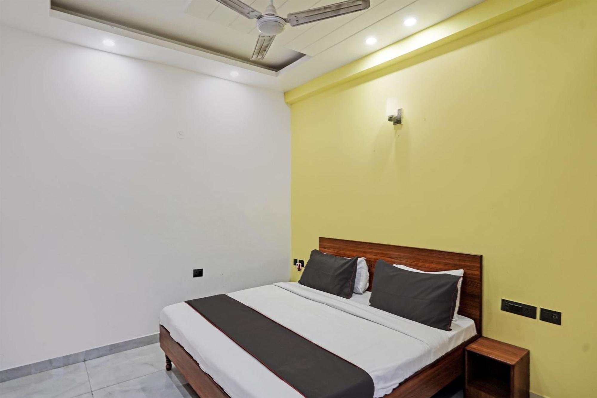 Hotel O Golden Admire Noida Luaran gambar