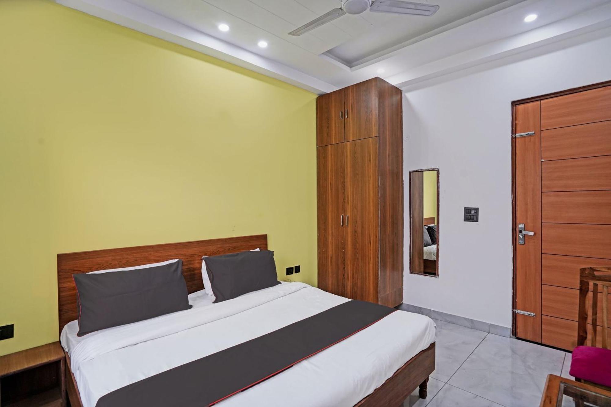 Hotel O Golden Admire Noida Luaran gambar